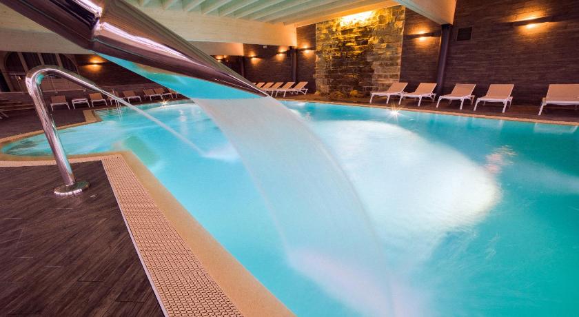 Creative Design House Golf & SPA photo
