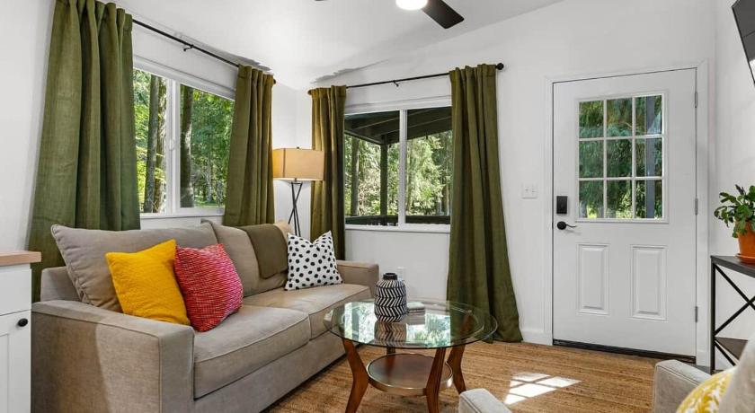 세킴 (WA) Creekside Escape A Designer Tiny House Minutes From Town 4성급 숙소 로비