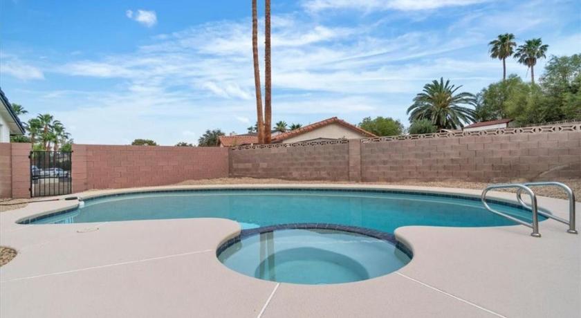 라스베이거스 / 라스베가스 (NV) 4 bedroom Luxuriously Furnished Modern Mansion With Pool, Spa, and Patio 4성급 숙소 로비