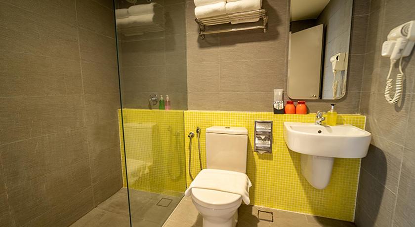Image of Friends & Family Suite Quadruple 13