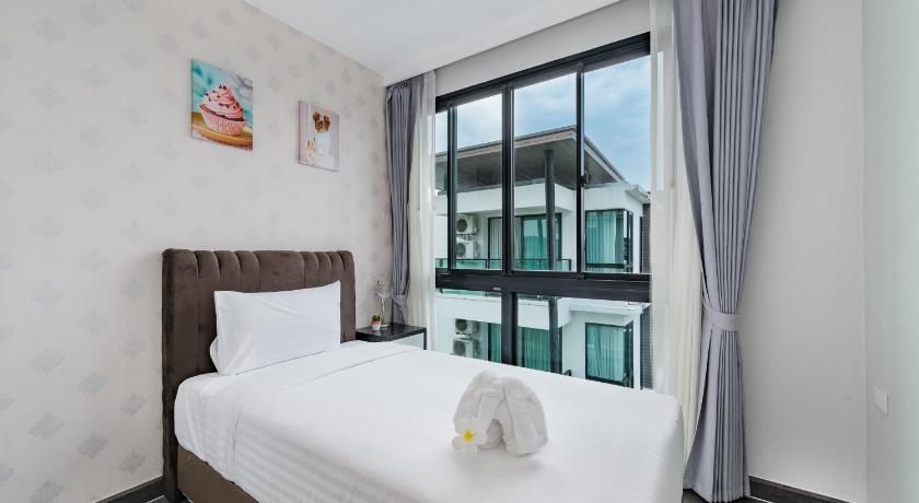 Image of 2 Bedroom Suite with Pool View 5