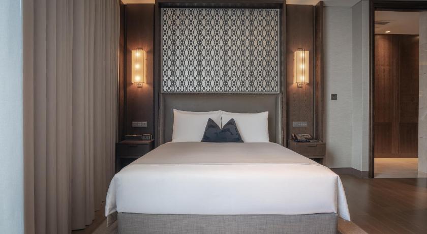 Image of Crown Park Suite with Private Terrace & Hot tub & Surround view (Highest Floor) 3