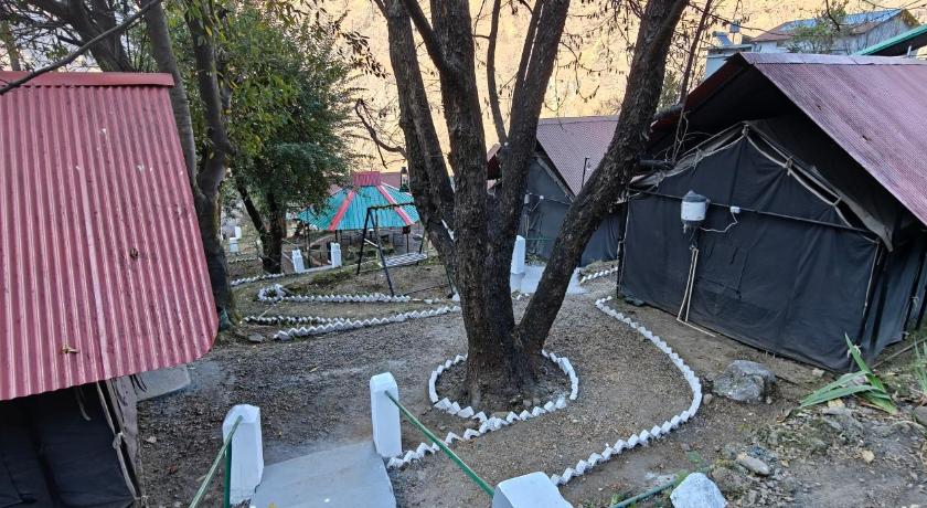 Zero Degree Camps