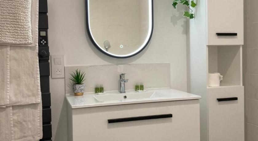 Image of Quadruple-Standard-Salle de bain privée 2