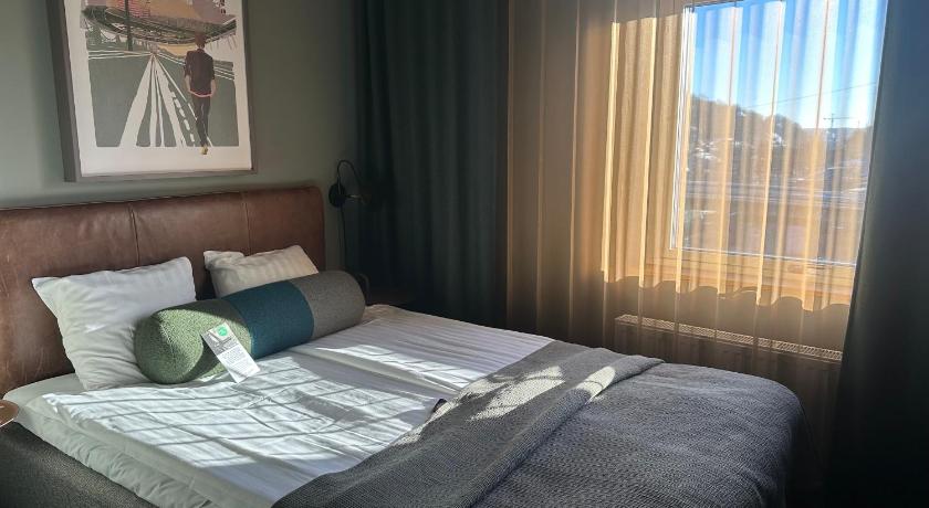 Image of Small Double Room 1