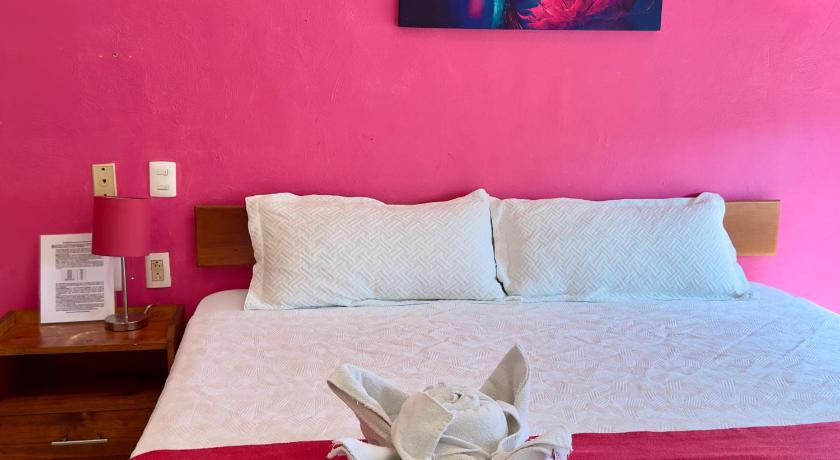 Image of Standard King Room 1