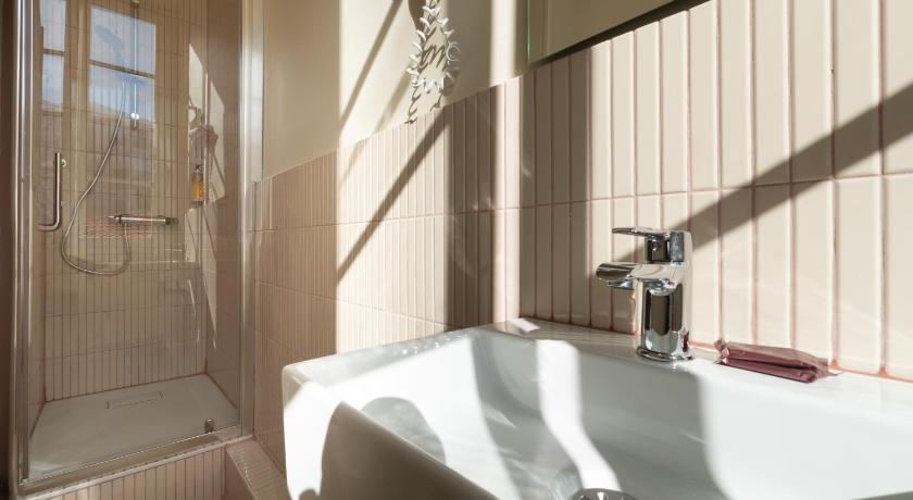 Image of Twin Room 2