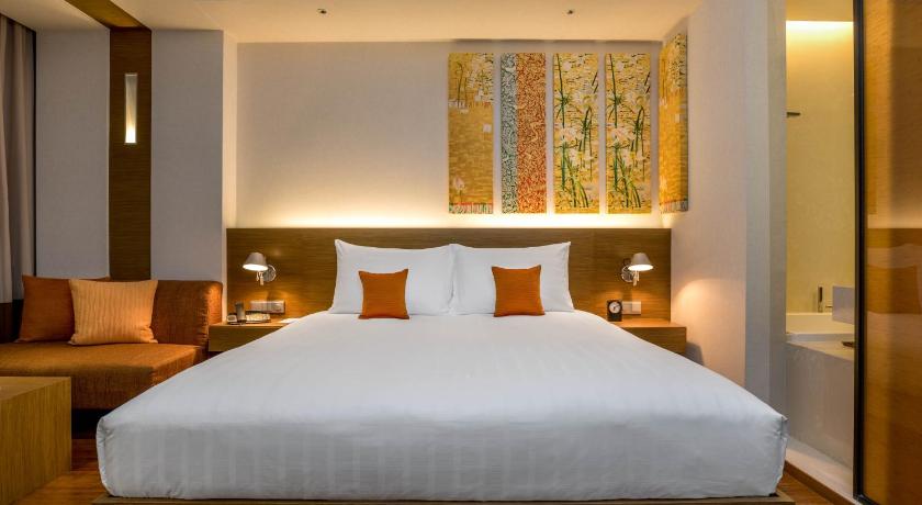 Image of Superior 1 King Bed 4