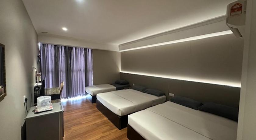 Image of Superior Suite 0