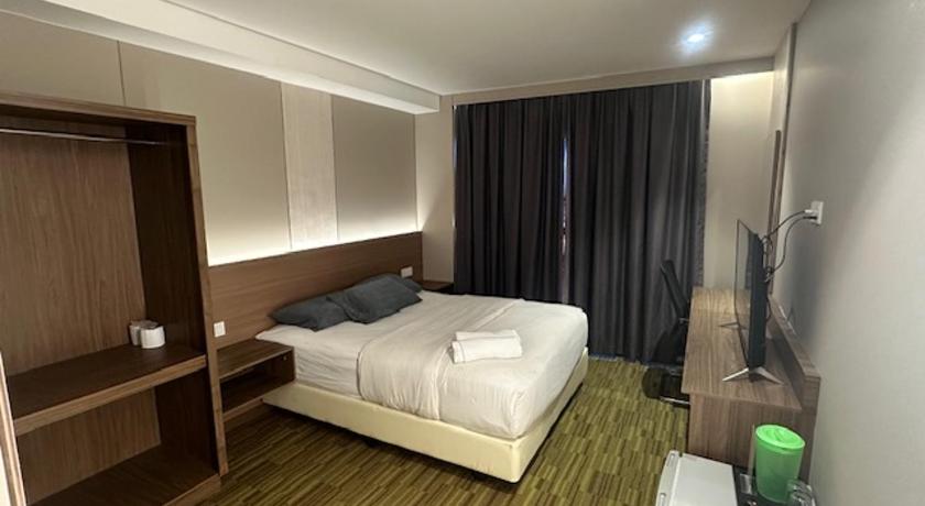 Image of Superior King Suite 0