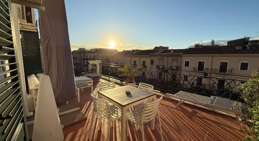 Central Apartment with terrace near teatro Massimo