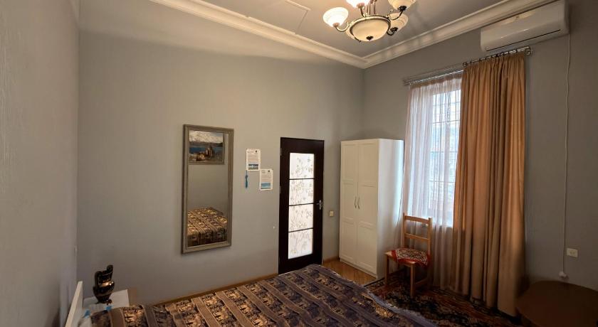 Image of Budget Family Room 3