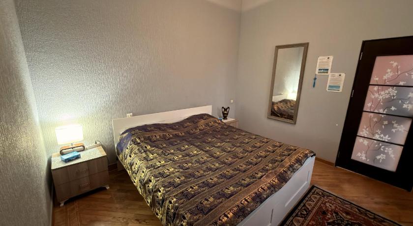 Image of Budget Family Room 1