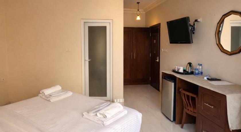 Image of Deluxe Balcony 9