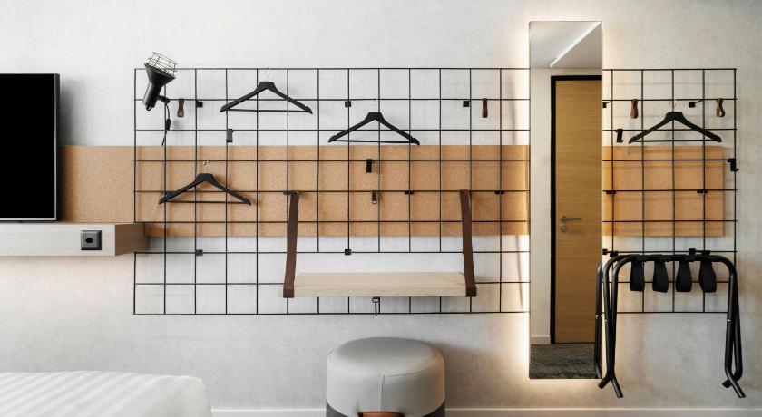 Image of Moxy Sleeper, Guest Room, 2 Twin 7