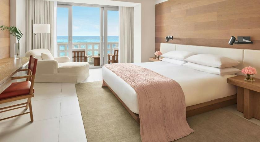 Image of Oceanfront King, Guest room, 1 King, Oceanfront, Balcony 2