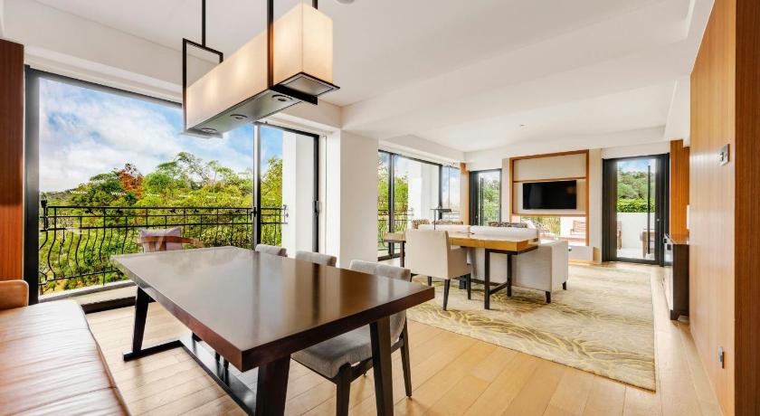 Executive Deluxe King Suite with Mountain Viewの画像 3