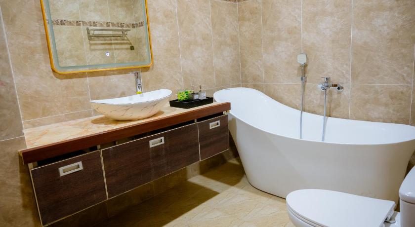 Phòng Giường Đôi Có Ban Công (Double Room with Balcony)