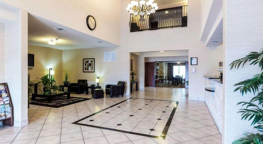 헌츠빌 (TX) Quality Suites Huntsville Near University 2성급 숙소 외관