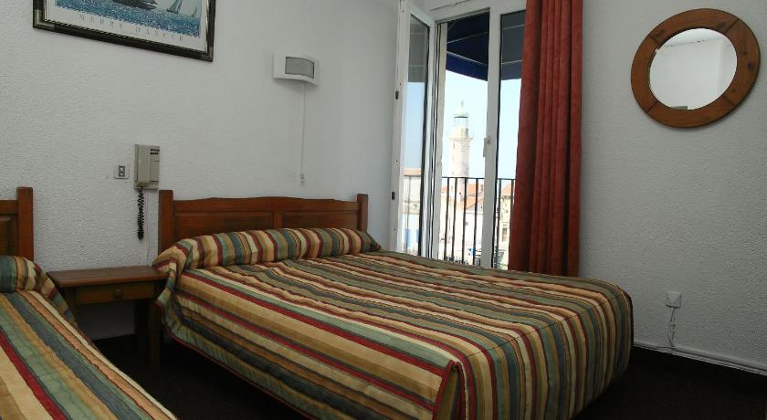 Image of Superior Triple Room with Sea View 1