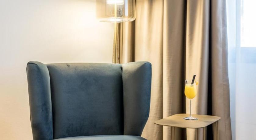Image of Junior Suite 12