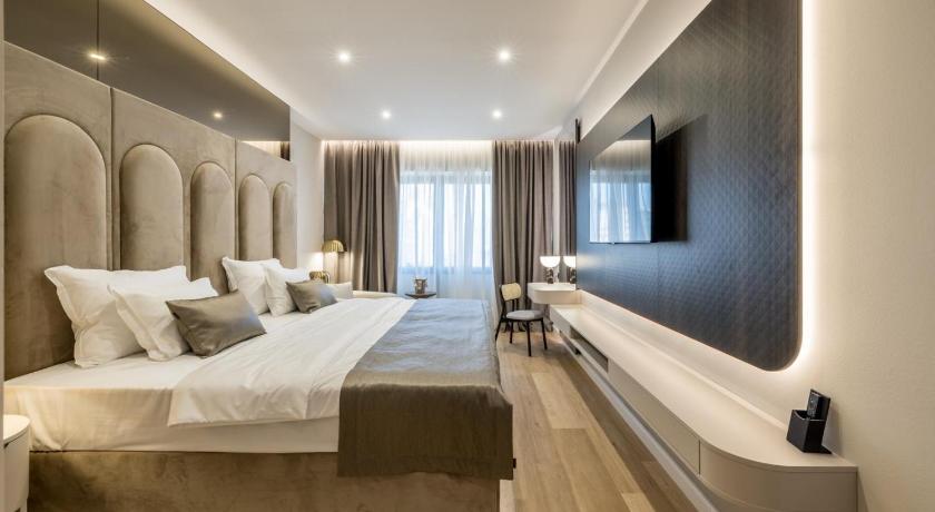 Image of Deluxe Double or Twin Room 1
