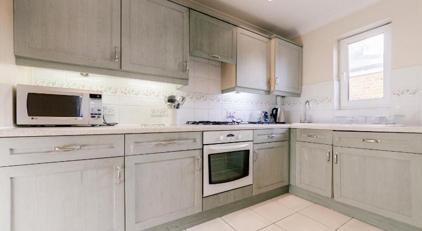 Roomspace Serviced Apartments -Cascades Court - image 22