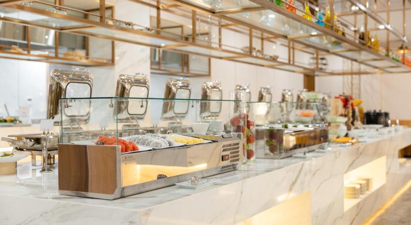 รูปของDeluxe Double Room - Breakfast for 2 People 9