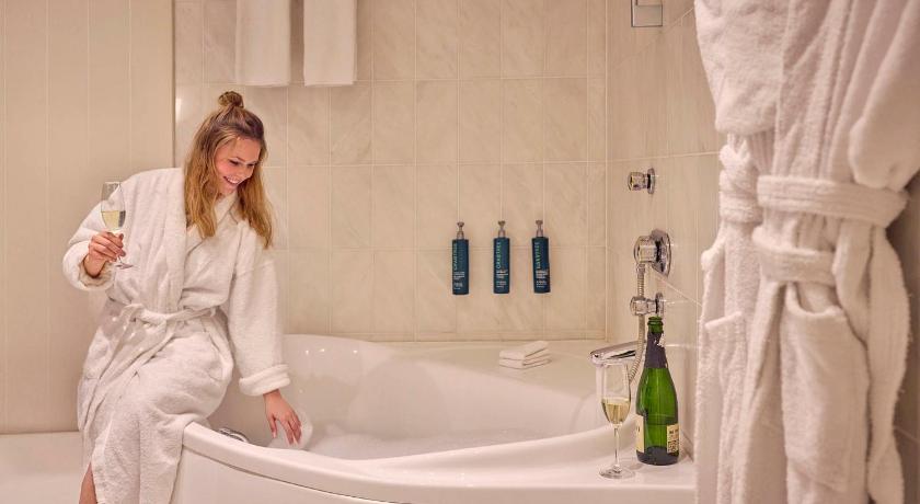 Ambassador lakosztály - king-size ággyal (King Ambassador Suite) fotója 11