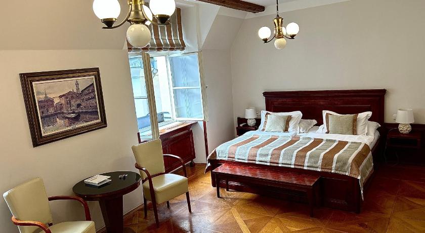 Image of Standard Double Room with One Way Shuttle Service 1