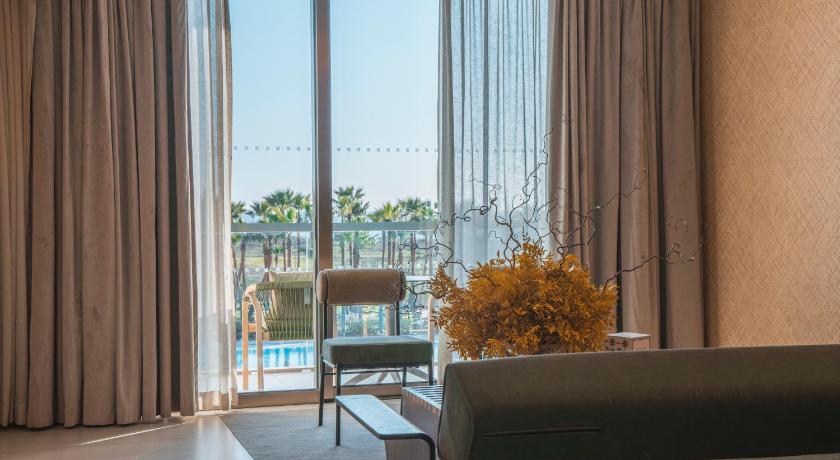 Image of Palm Club Suite Ocean View 8