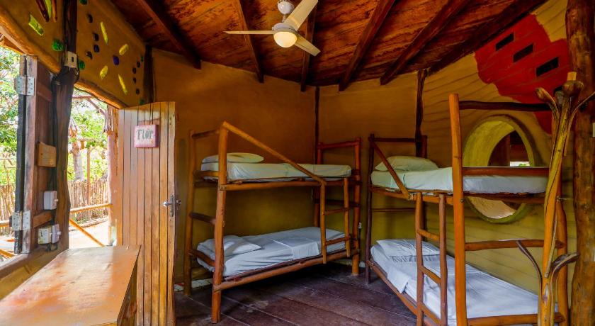 Foto, millel on kujutatud Voodikoht 4 voodiga naiste ühistoas (Bed in 4-Bed Female Dormitory Room) 0
