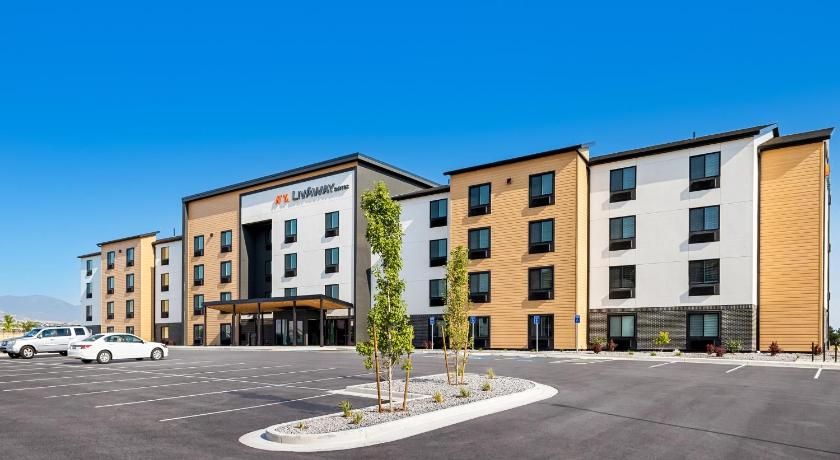 피닉스 (AZ) LivAway Suites Phoenix Tolleson 3성급 숙소 수영장