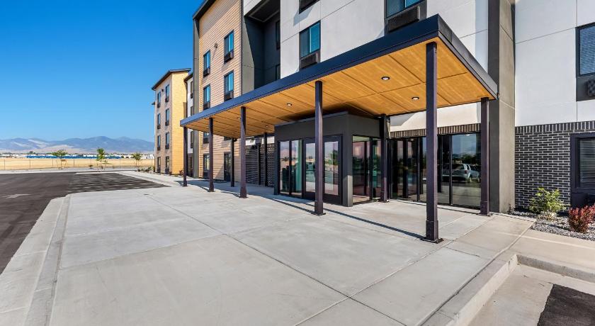 피닉스 (AZ) LivAway Suites Phoenix Tolleson 3성급 숙소 로비