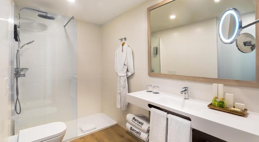 Image of Junior Suite met Uitzicht op Zee (Junior Suite with Sea View) 2