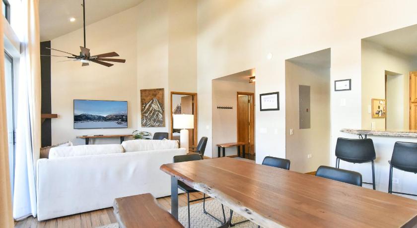 Image of Apartment 8
