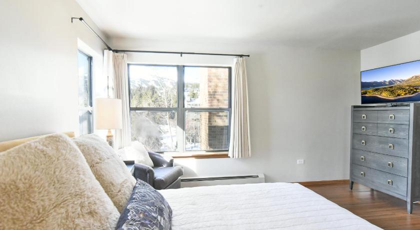 Image of Apartment 17