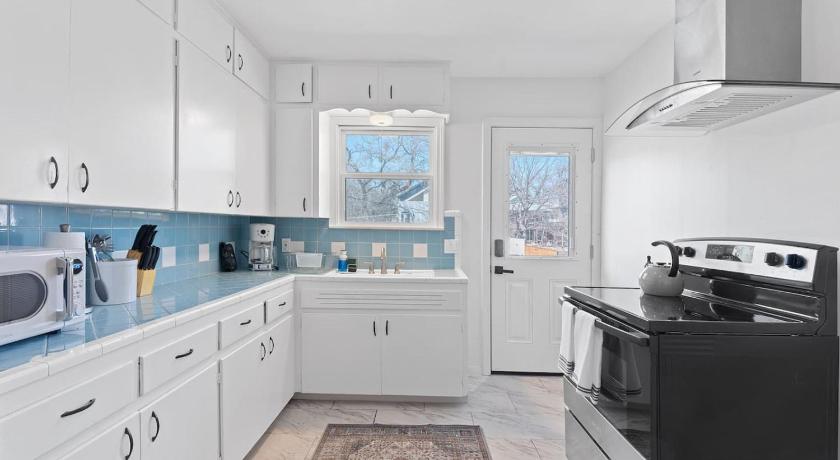 オースティン Chic 2BR Highland Retreat Near UT and Downtown, Free Parking by Austin Vacay 3つ星 宿泊施設 ロビー