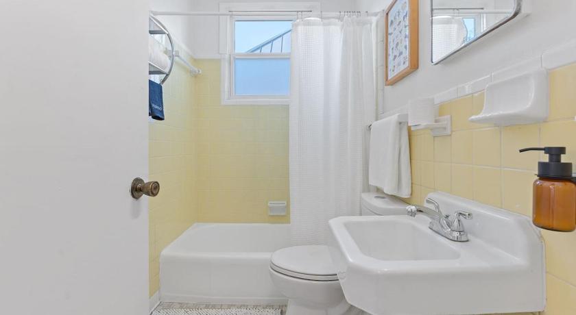 オースティン Chic 2BR Highland Retreat Near UT and Downtown, Free Parking by Austin Vacay 3つ星 宿泊施設 スイート