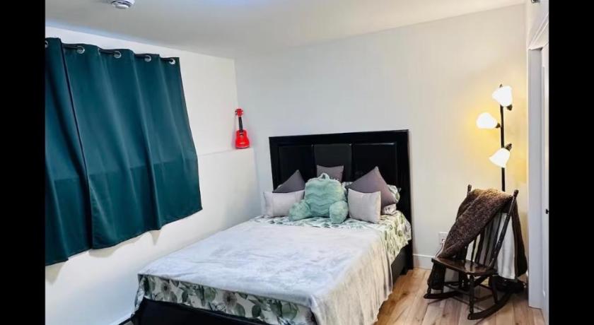 Modern Budget Stay - Moncton North