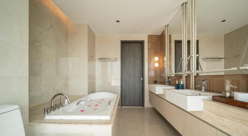 Image of Grand Vista Suite 2