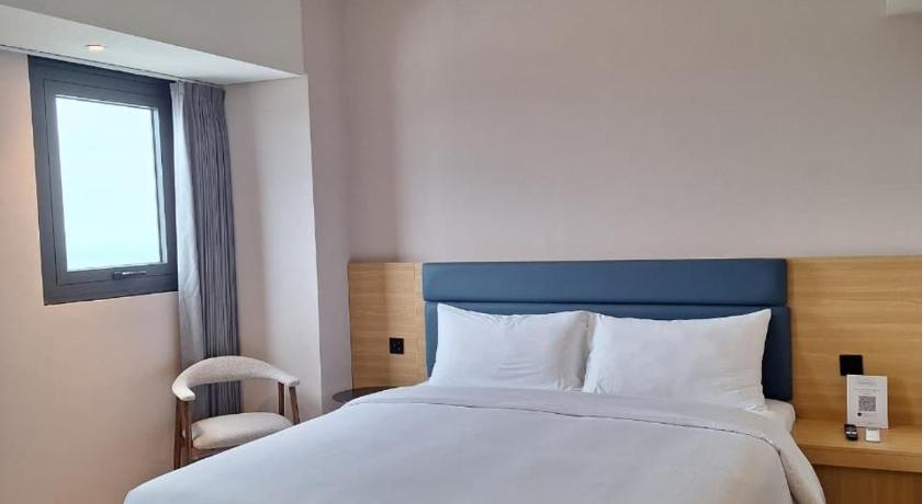 Image of Deluxe Double Room with Balcony 5