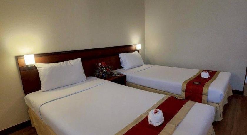 Image of Standard Twin 13