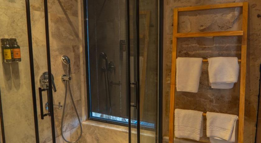 Immagine di Villa con Piscina Privata (Villa with Private Pool) 5