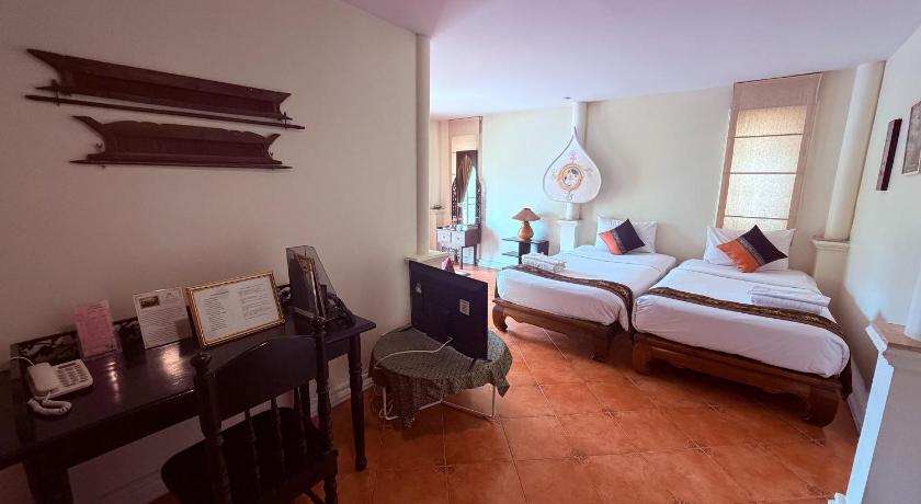 Image of Deluxe Twin Room 9
