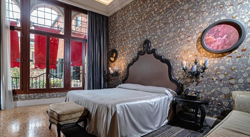 Image of Suite with Garden View 0
