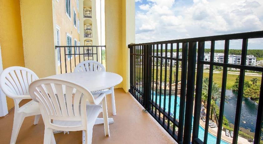 Image of Deluxe Suite 12