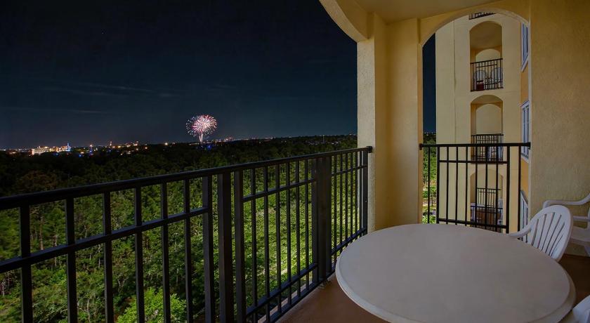 Image of Deluxe King Suite 1