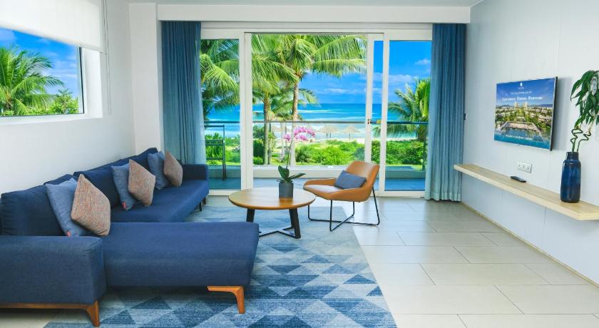 Image of 2 Bedroom Villa with Terrace and Beach Front - King Beds 1