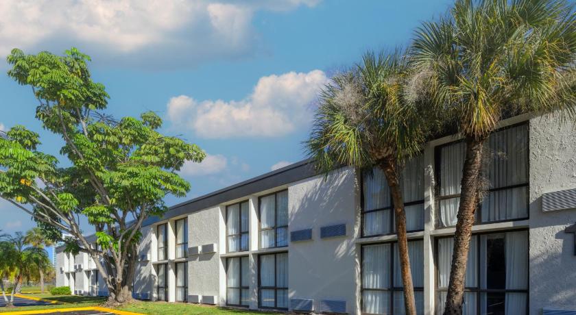 Orlando B&B HOTEL Orlando International Drive near Universal - Newly Renovated! 2-Star Accommodation view